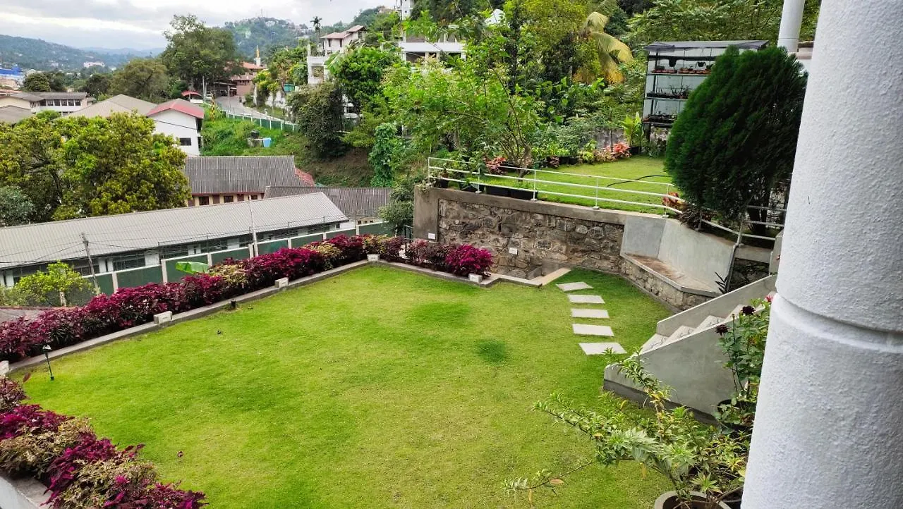 Marvel Hills Kandy